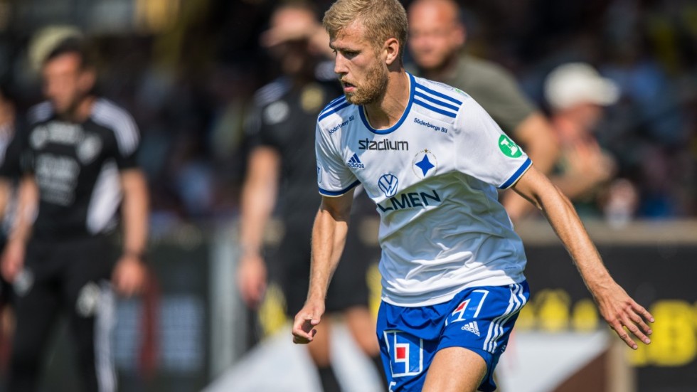 Filip Dagerstål får något oväntat chansen i Janne Anderssons landslag.