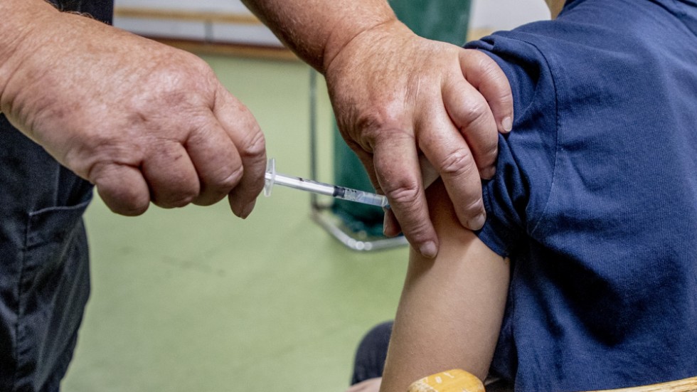 Rekommendationen om att vaccinera barn 12–17 år mot covid-19 togs bort den 1 november 2022. Arkivbild.