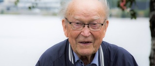 97-åringen kämpar vidare för världens fattiga