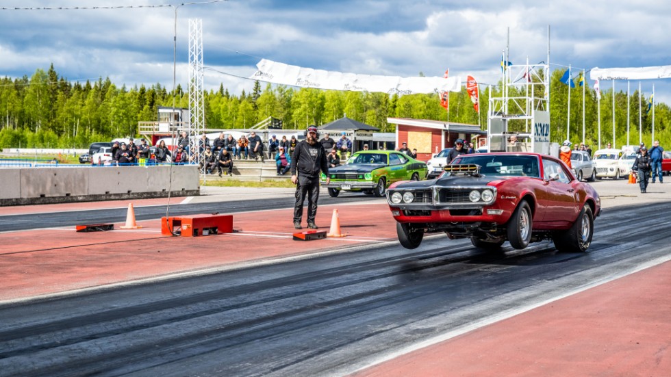 Lördagens Northern Race Festival lockade både förare och publik till dragracingbanan i Långnäs. 