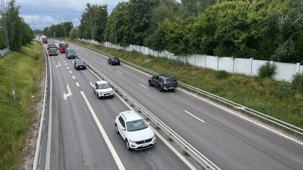 Efter ombyggnaden av för några år sedan så borde hastighetsbegränsningen öka till minst 80 kilometer i timmen, tycker signaturen Håkan S.
