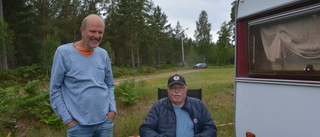 Härlig stämning på campingen inför speedway i Målilla