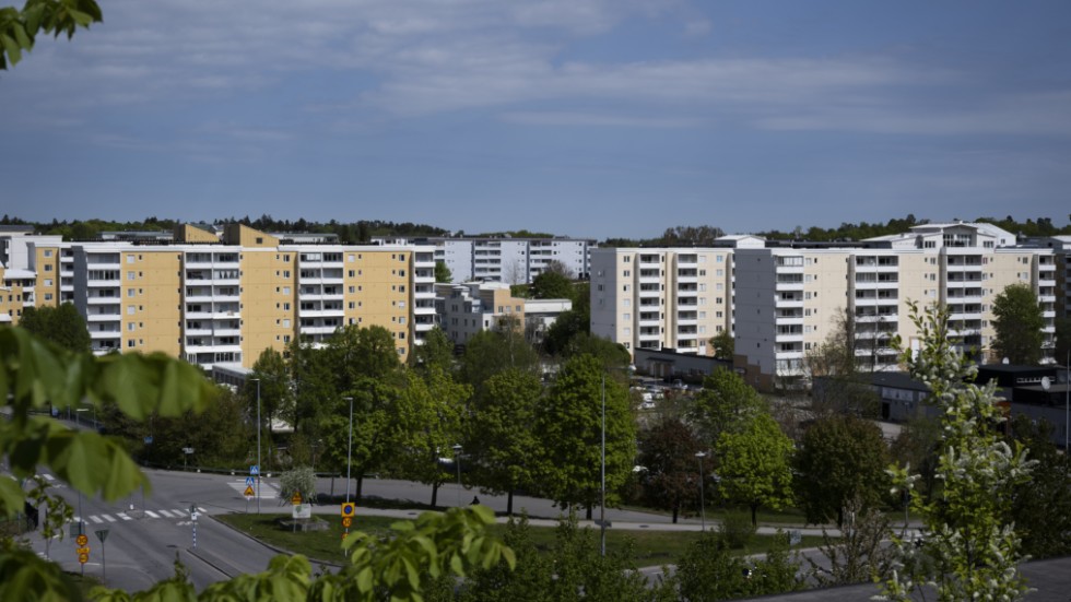 Inom lagens gräns kan kommunala bostadsbolag idag redan göra stora vinstöverföringar till kommunerna. Flera bolag gör dessutom otillåtna överföringar, enligt Boverkets rapport. Arkivbild.