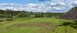 Golfbanan sönderkörd: ”Den ser ut som en potatisåker”