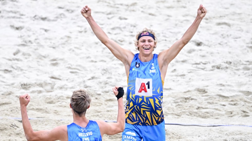 Jonatan Hellvig och David Åhman jublar över EM-segern i beachvolley.