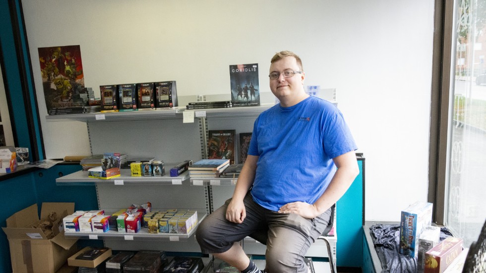 Jim Svensson har en egen spelbutik i centrala Luleå. Hit kommer massor av stamkunder men även turister och folk som är nyfikna på spel.