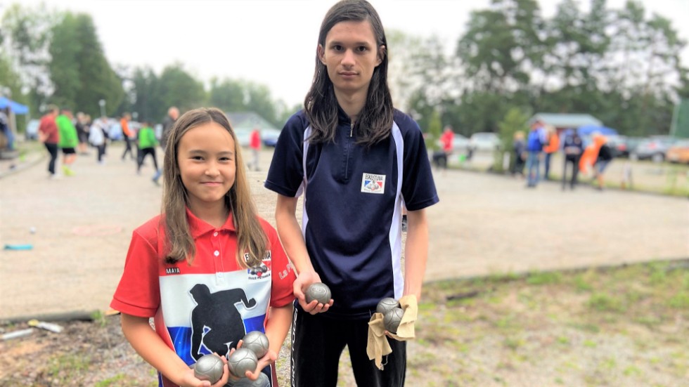 Maya Gjörwell och Tobias Gaudin är två av Eskilstuna Boule Pétanques lovande talanger.