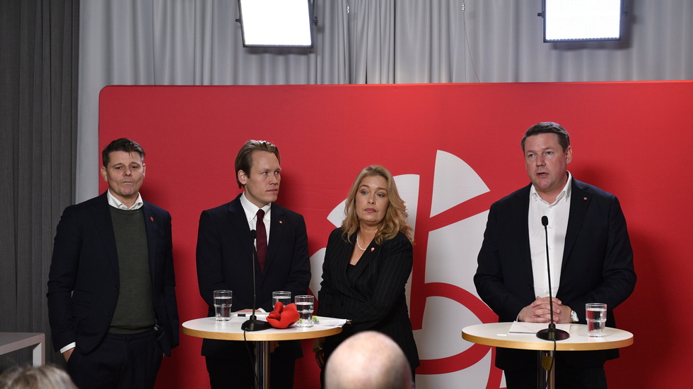 På pressträffen på Sveavägen 68 deltog, från vänster, Niklas Karlsson, Björn Wiechel, Annika Strandhäll och Tobias Baudin.