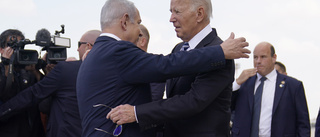 Biden stöttar Israel efter sjukhusexplosion