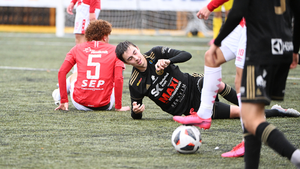 Tim Lindfors och hans Skellefteå FF förlorade klart mot Umeå FC.