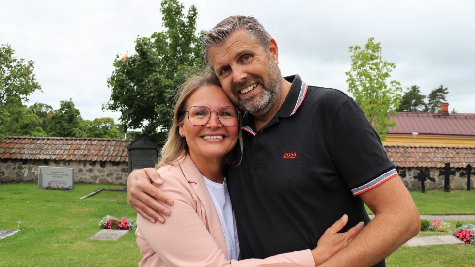 Niklas Enström och Susanna Sjölander var 13 och 12 första gången de träffade på skoldiscot. De blev förälskade, men efter ett par år gled de isär. 