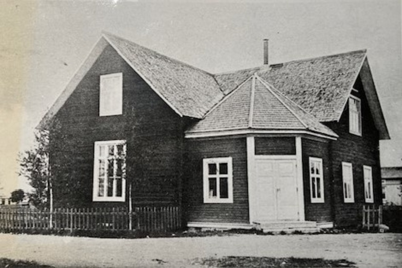 I nybyggda Skytteborgen, även kallad Folkets hus och senare bönhus, hade det 1907 anordnats en höstbal där det serverades brännvin till de dansande. Något som upprörde en insändarskribent, vilken såg arrangemanget som ett supargille.