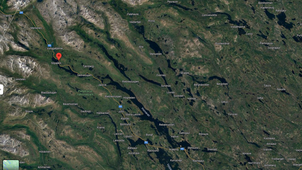 Karta: Olyckan har inträffat på väg 95 i Arjeplog fjäll.