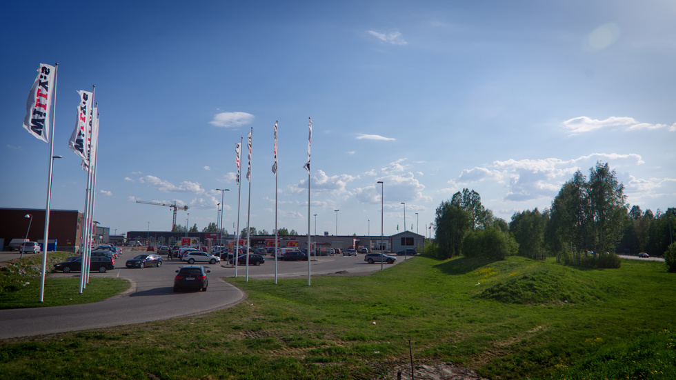 Hamburgerjätten McDonalds vill återvända till Piteå. En bygglovsansökan visar att kedjan vill bygga en restaurang på en del av Willys parkering.