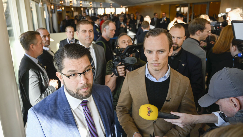 Sverigedemokraternas partiledare Jimmie Åkesson (SD) och Sverigedemokraternas presschef Oskar Cavalli-Björkman.