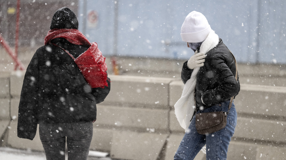 Den meteorologiska sommaren till trots väntas snö nästa vecka.