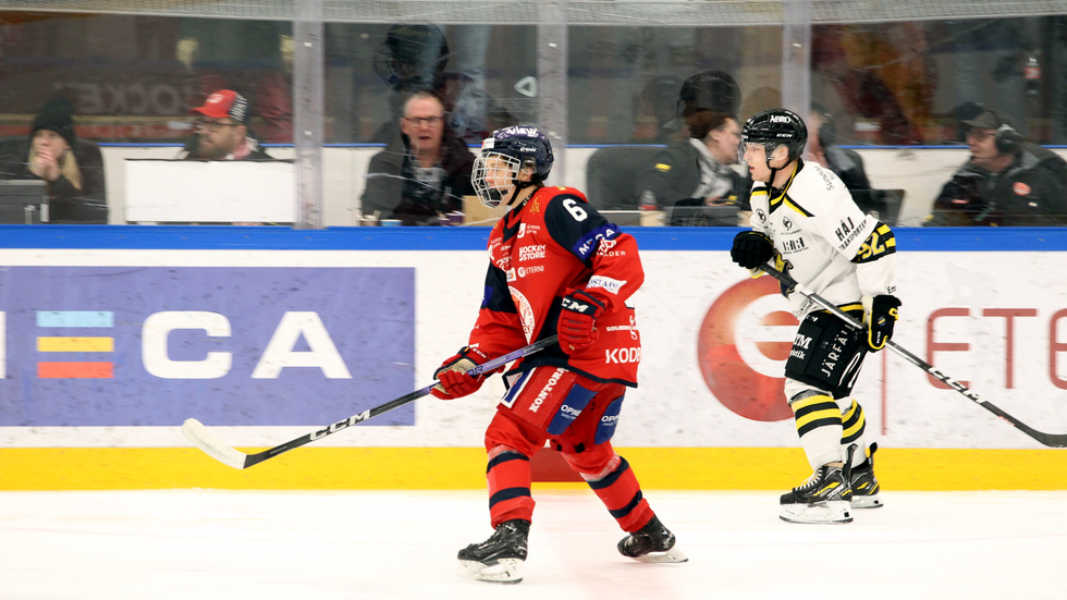 Olof Marklund begick A-lagsdebut ifjol och finns med som en av nyckelspelarna i det J20-lag som på tisdagskvällen tar emot Nybro.
