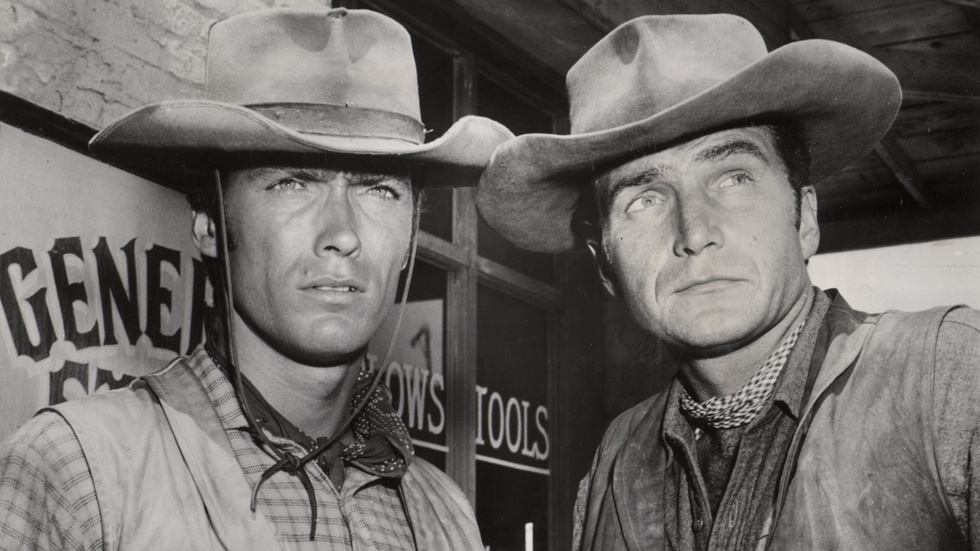 En ung Clint Eastwood som Rowdy Yates och Eric Fleming som Gil Favor i TV-serien Rawhide.