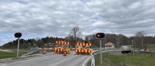 Bro över Göta kanal fastnade i öppet läge