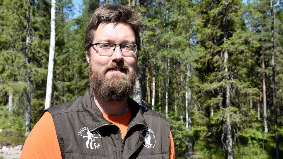 "Det känns som att det blev fel direkt. Det gick från att vara ett vansinnesdåd av en person med psykiska problem till att dagen därpå handla om att det var en jägare", säger Daniel Widman, ordförande i Jägareförbundet Norrbotten.