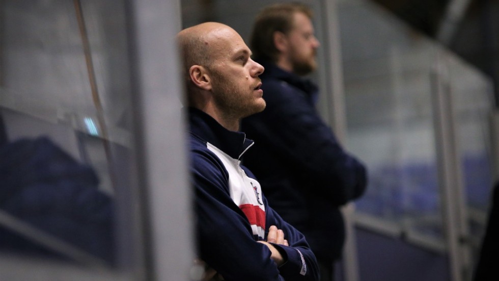 Andreas Melin, nöjd över ett avancemang i J20-slutspelet, och över att Alexander Dahlgren levererat nya mål till LHC.