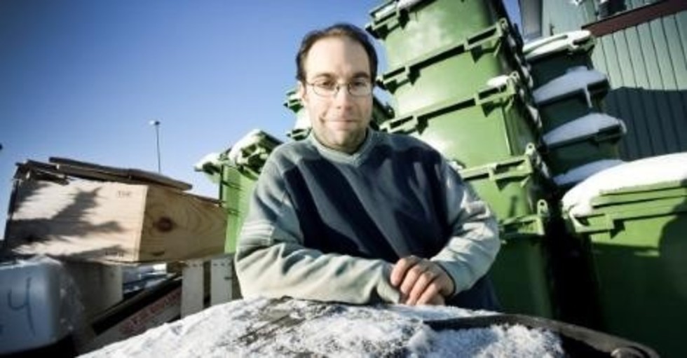 Johan MacQueen, som är sophämtare, tycker att det finns stora miljövinster och besparingar om kommunen skulle organisera sophämtningen annorlunda.
