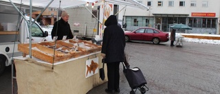 Handlare har svårt att locka kunder till torget