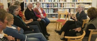 Bokprat i biblioteket med Anita Salomonsson