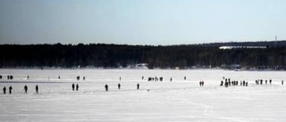 Stängt och öppet på isen