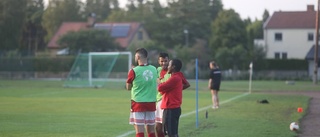 Integrerande fotbollsmatch på Klintevallen