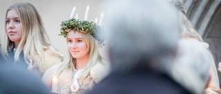 BILDEXTRA Tusentals på julmarknad i Roma