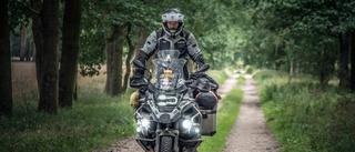 Han lämnade sitt liv för att utforska Europa på motorcykel