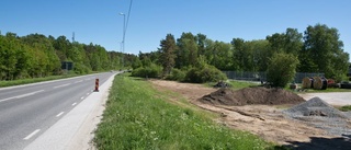 Därför gräver de längs med Färjeleden