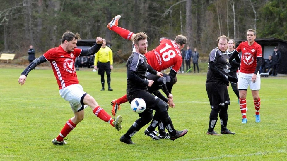 Edsbruks Niclas Andersson blev tvåmålsskytt borta mot Södra Vi.