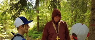 Spännande Vikingadag i skolskogen