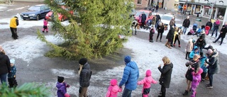 Torget fylldes av plundrare