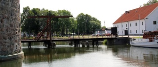 Klaffbron stängs för gående