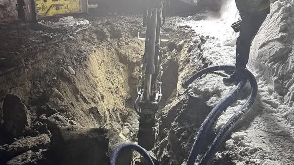 Arbetet med att laga läckan pågår.