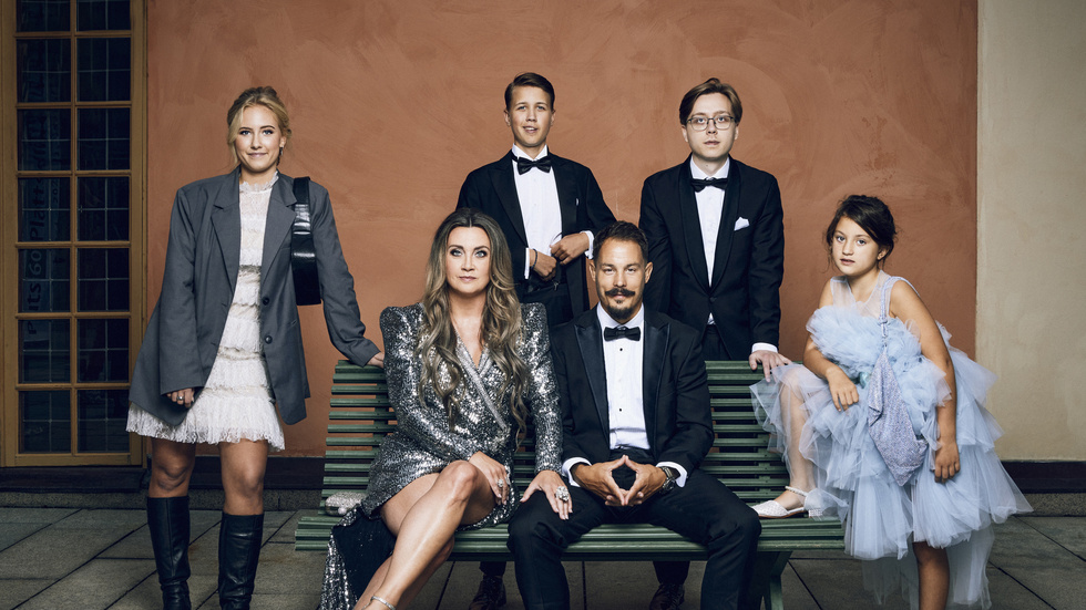 Familjen Läckbergs egen realityserie börjar sändas 1 april.