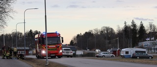 Bil brann vid koloniområde    