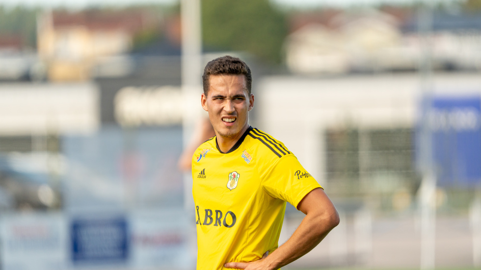 Joakim Storm har slitat av en hälsena och kommer missa minst den första halvan av serien i år med VIF.