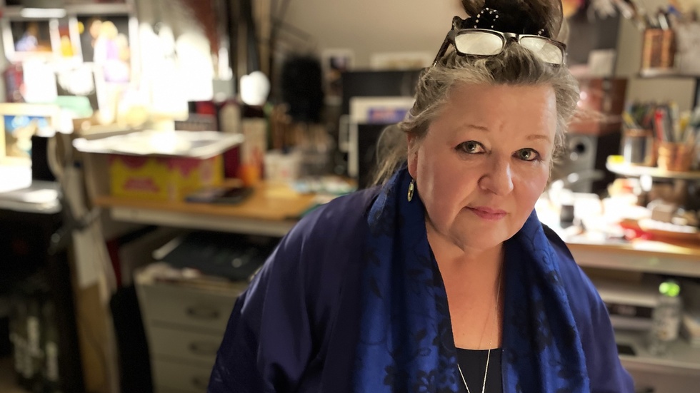 Mona Knutsdotter jubilerar - aktuell med sin 100:e scenografi.