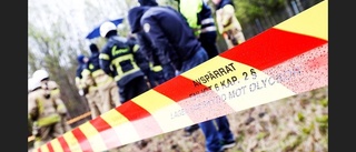 Man saknas efter brand – by evakuerad