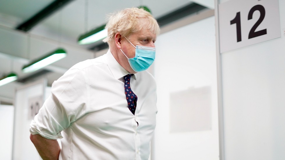 Storbritanniens premiärminister Boris Johnson besökte en vaccinationscentral på måndagen.