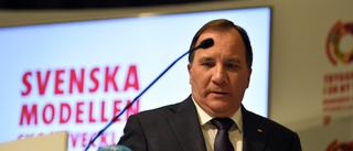 Här är de två framtiderna för Sverige som Löfven möter på första maj