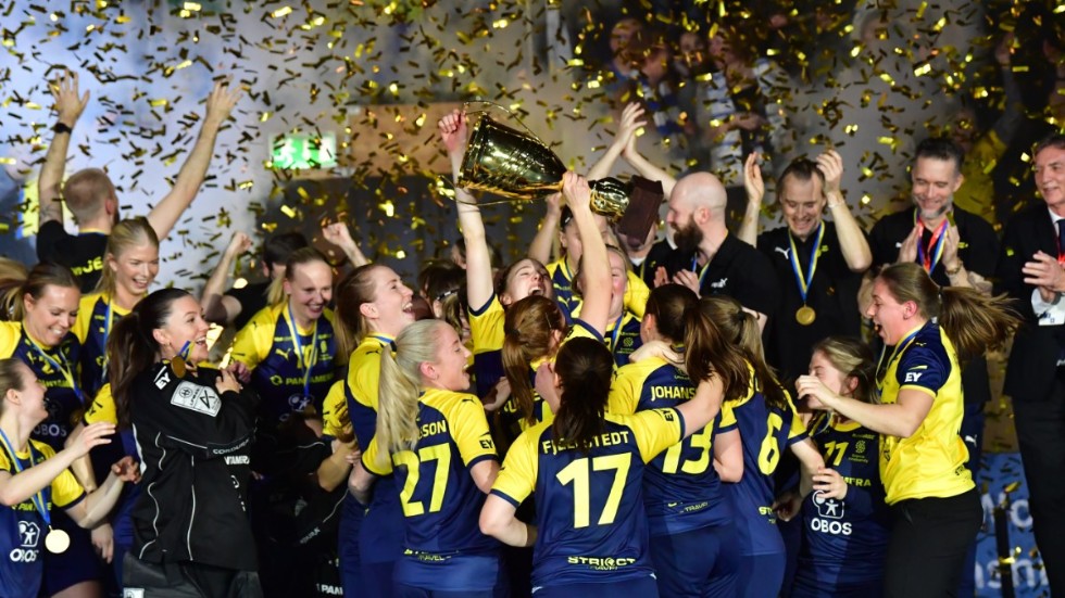 Sverige lyfter VM-bucklan.