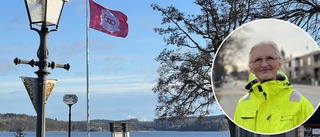 Uppseendeväckande flagga hissad runt om i kommunen ✓Tidigare sabotage