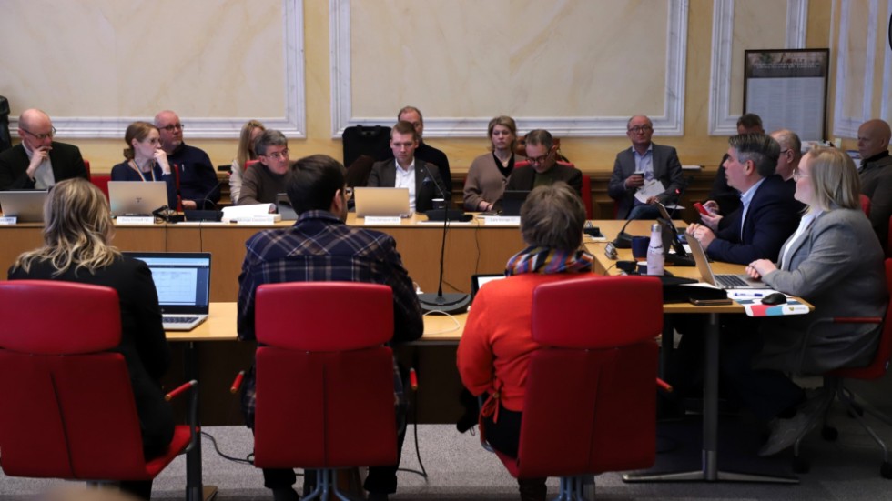 Enligt uppgift skall Trygghetsrådet utgöra styrgrupp i det samarbete som kommunen har med polisen och då innebär det inte alls samma struktur som i kommunstyrelsen, skriver debattörerna.