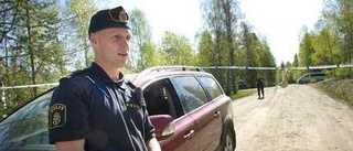 Sommarstugan vaktas av poliser