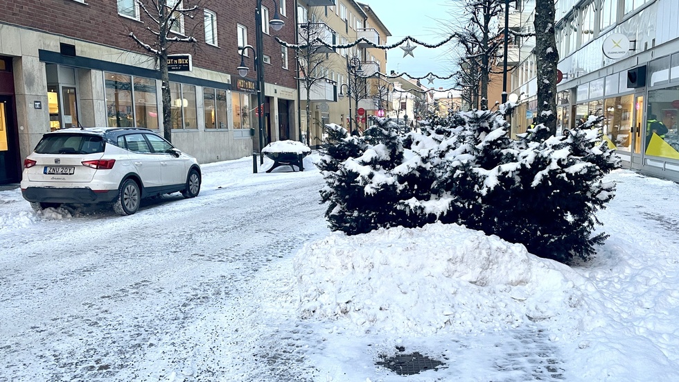 Nu ligger snön i drivor, igen.